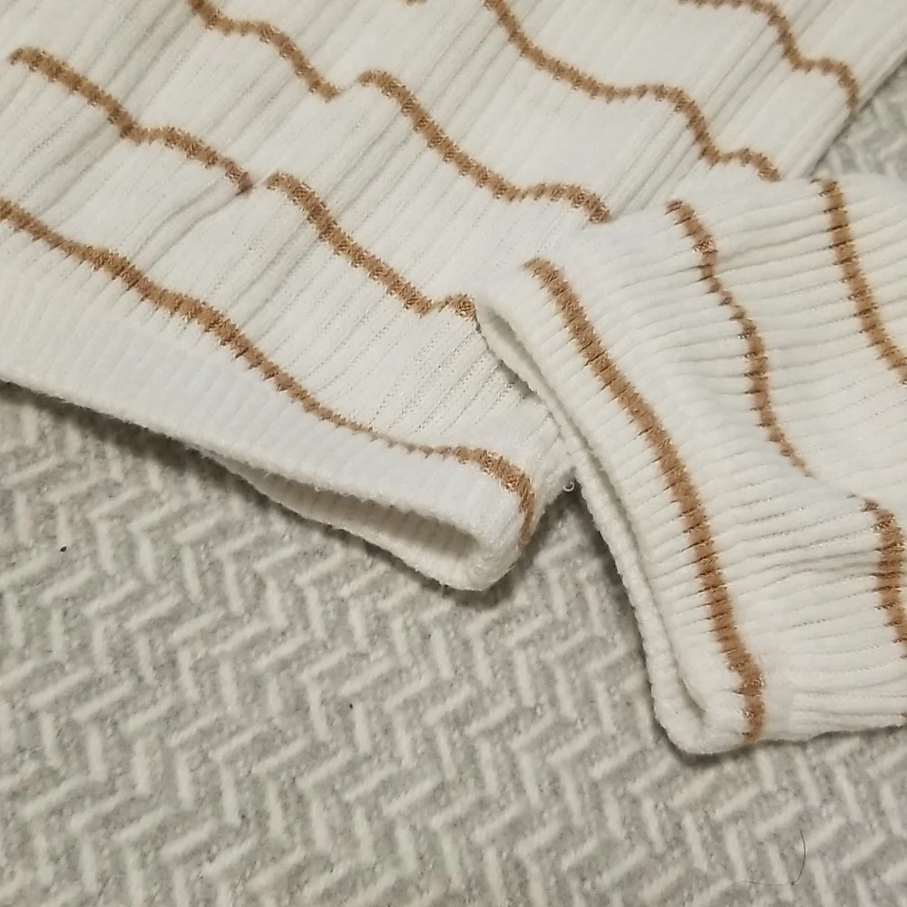 Garage Rib Knit Top - Picture 3 of 4